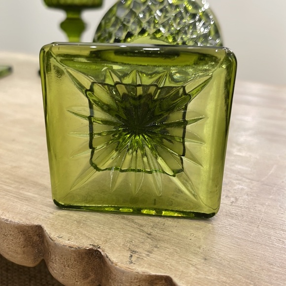 8 Vintage Avocado Green Mount Vernon Goblets - Picture 5 of 7